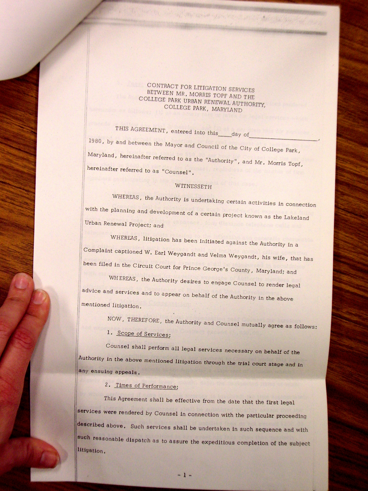 Memo to Leon Shore from Jack Callahan, enclosing Resolution Approving Contract for Litigation Services with Mr. Morris Topf