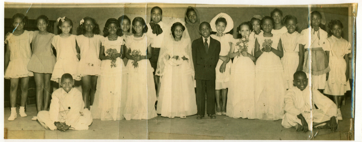 Tom Thumb wedding in the early 50s. Donor participated in it. Pictured is Alvin Seldon Jr., among others.
