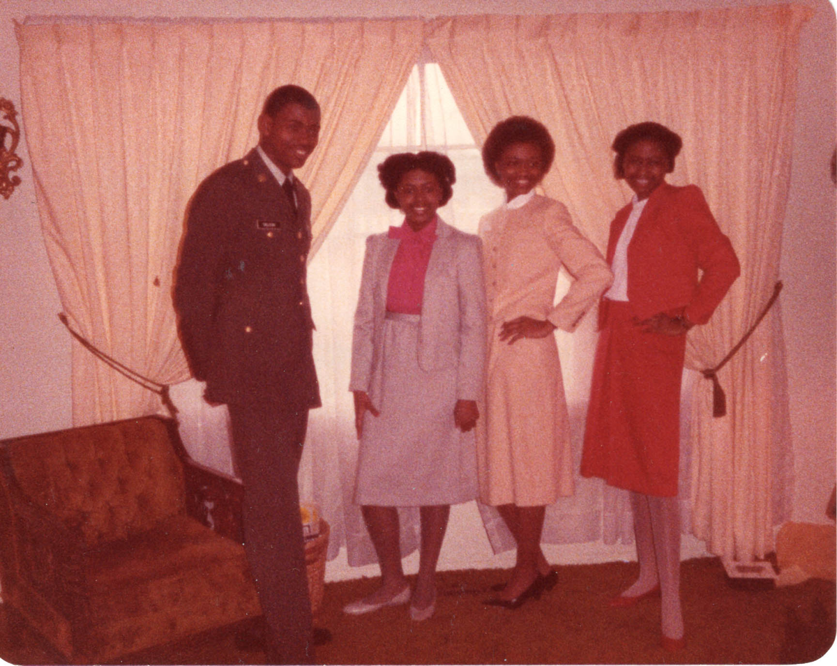 Alvin Seldon Jr., Sharon Seldon, Karon Seldon, Denise Seldon, in Lanham MD (late 70s). 