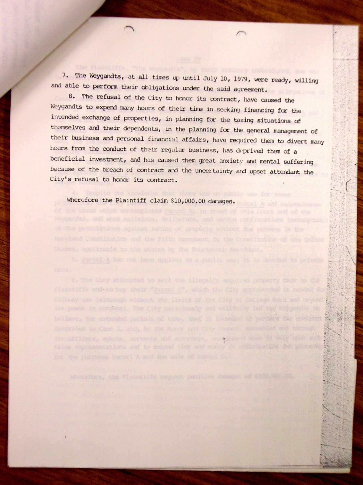 Memorandum from Jack Callahan to Leon Shore, enclosing a letter from Mr. Morris Topf giving the status of the Weygandt suit