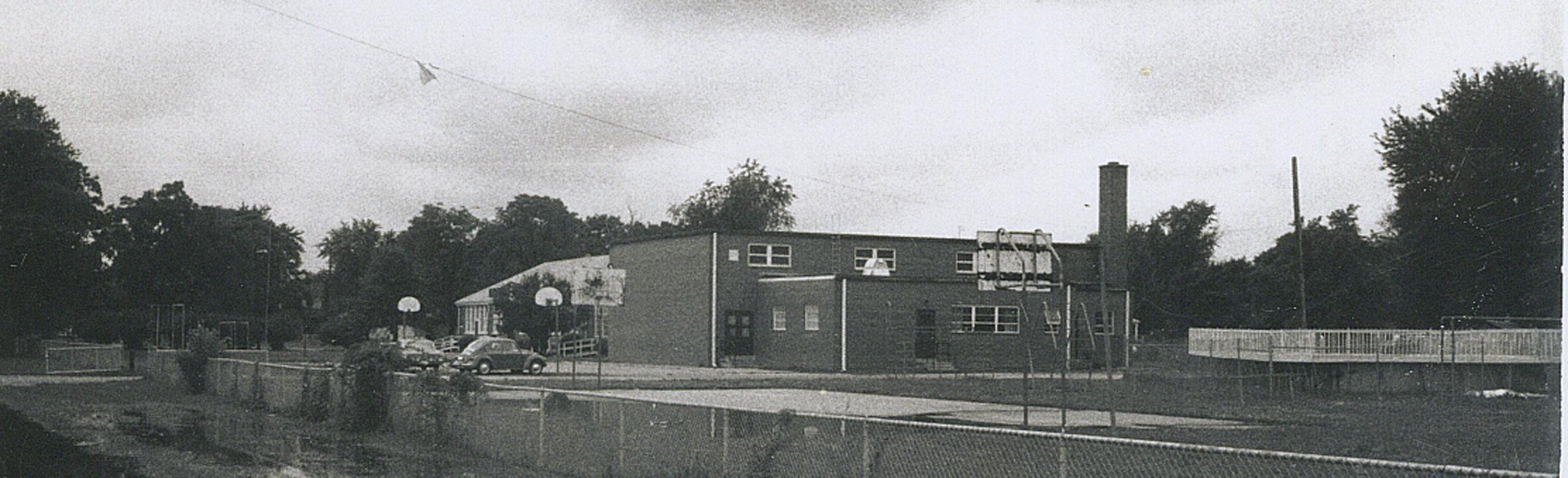 Lakeland Elementary School with Pool